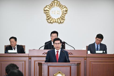 제300회 영덕군의회 제2차정례회 본회의 시정연설 사진