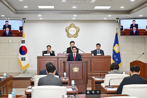 제300회 영덕군의회 제2차정례회 본회의 시정연설 사진