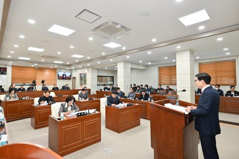 제300회 영덕군의회 제2차정례회 본회의 시정연설 사진